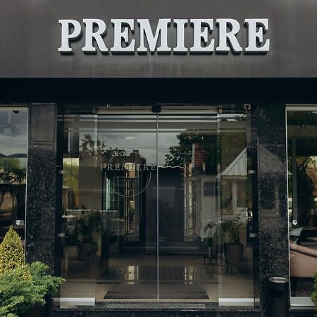Premiere Hotel Khust Ngoại thất bức ảnh