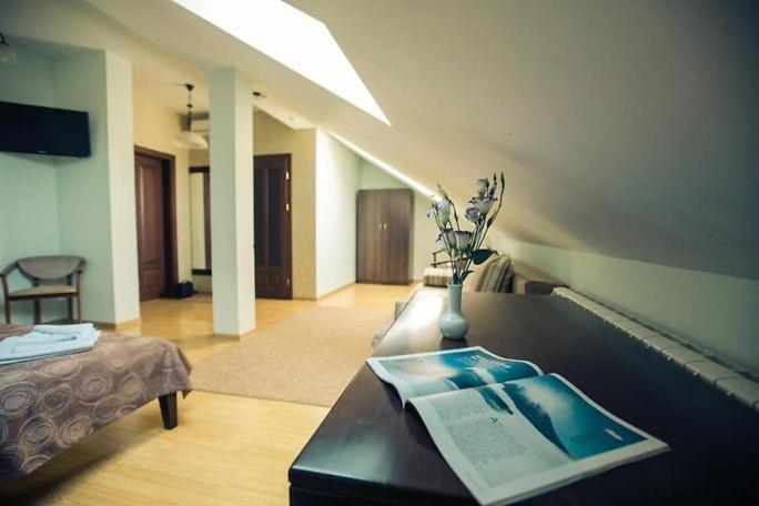 Premiere Hotel Khust Ngoại thất bức ảnh