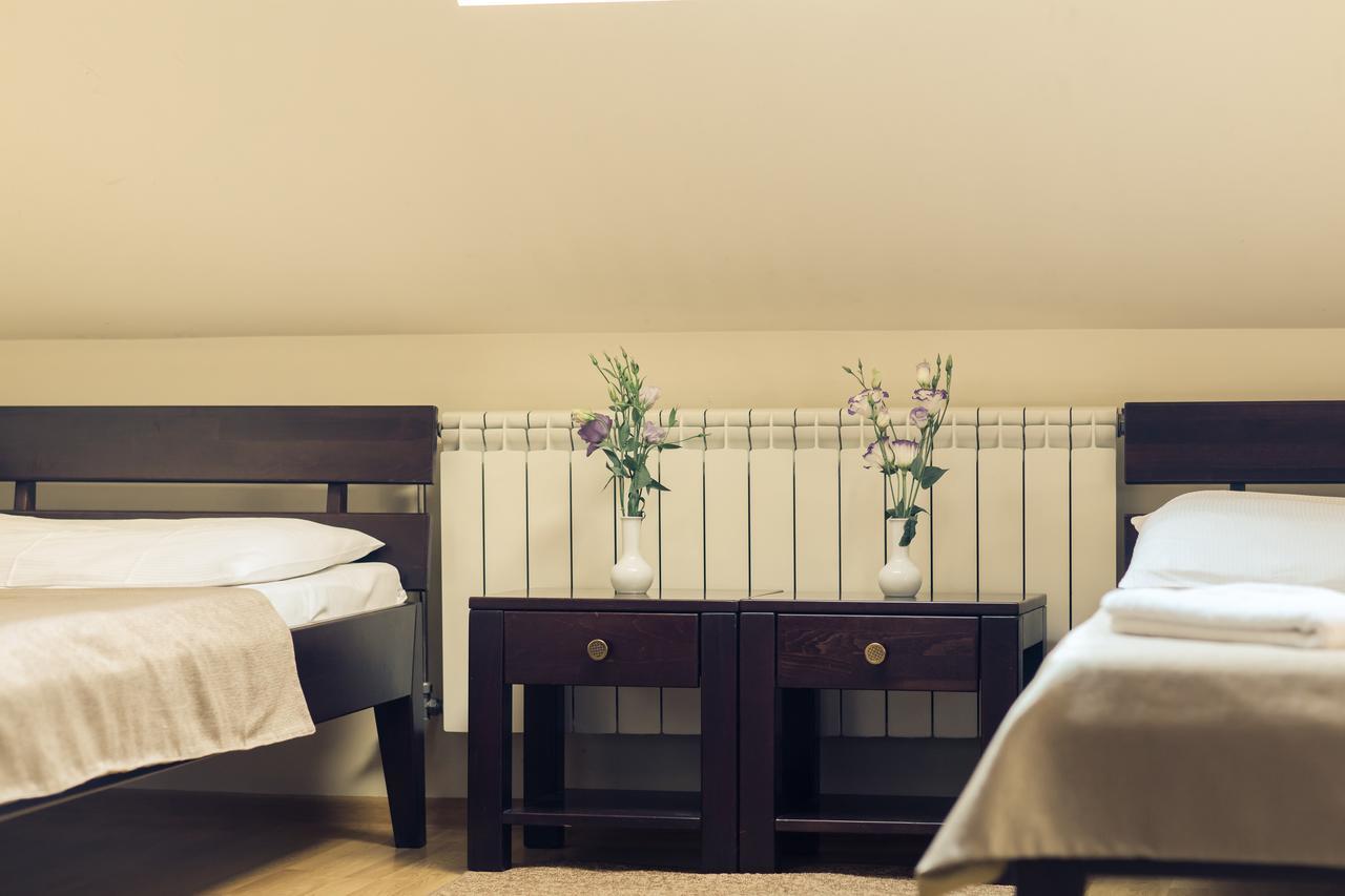 Premiere Hotel Khust Ngoại thất bức ảnh