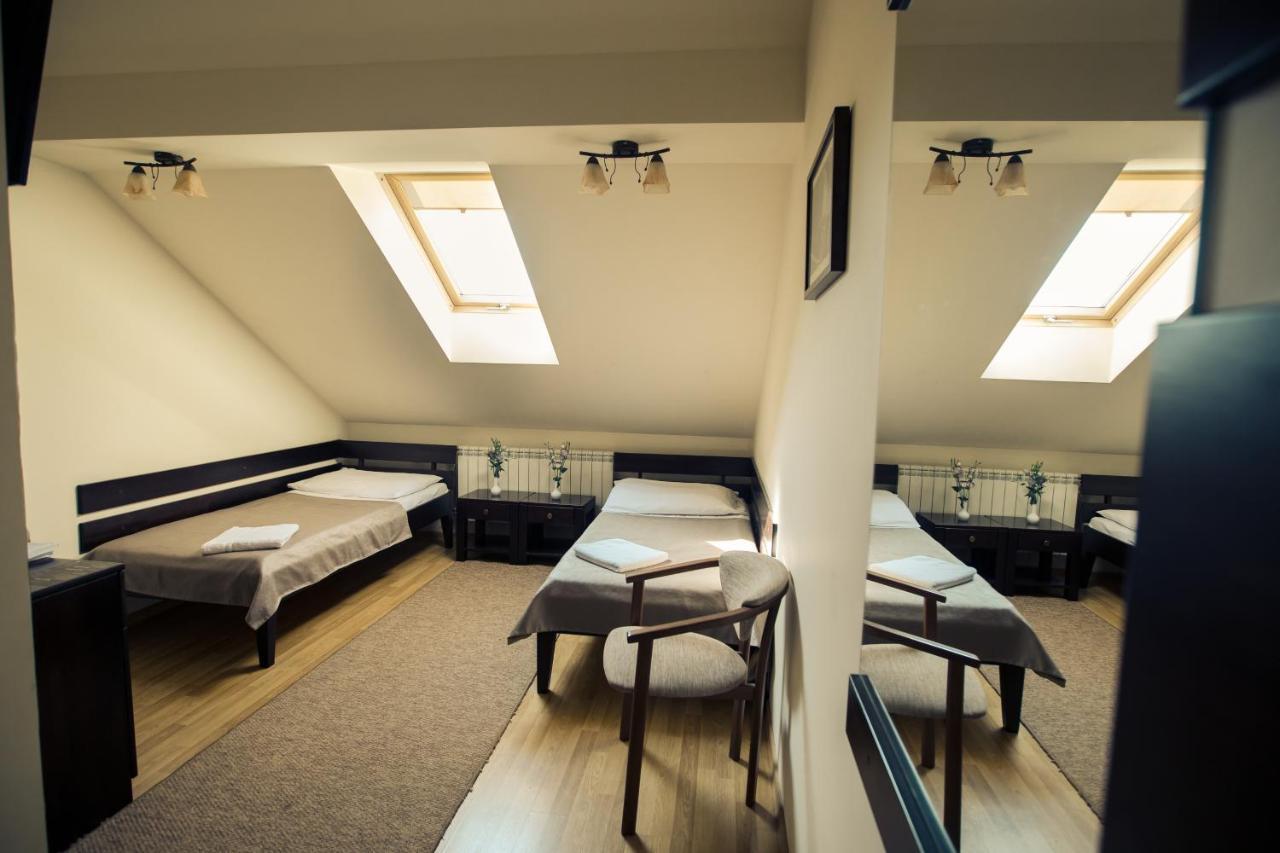 Premiere Hotel Khust Ngoại thất bức ảnh