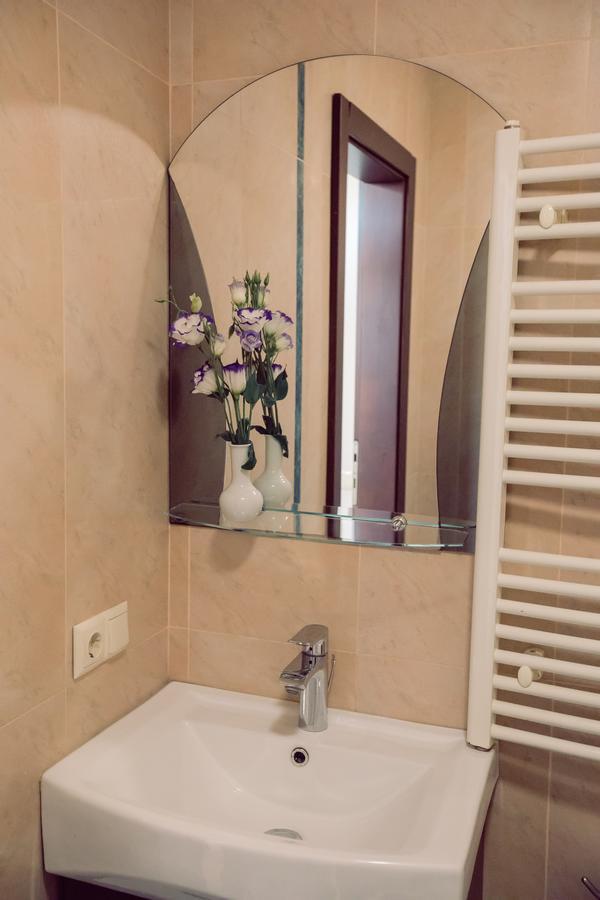Premiere Hotel Khust Ngoại thất bức ảnh